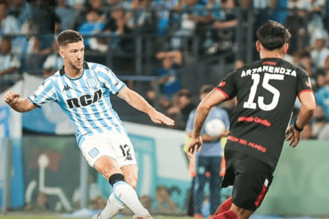Racing, con Roger Martínez, perdió 5-4 con Estudiantes y se complicó en Argentina