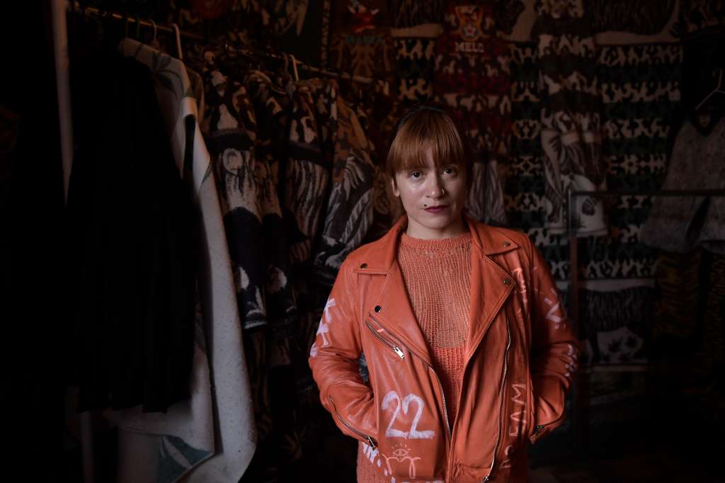 Diseñadora de modas, creadora de "Amor Real", una fundación que se dedica a confeccionar increíbles prendas bordadas a mano por habitantes de calle, trabajadoras sexuales o jóvenes.