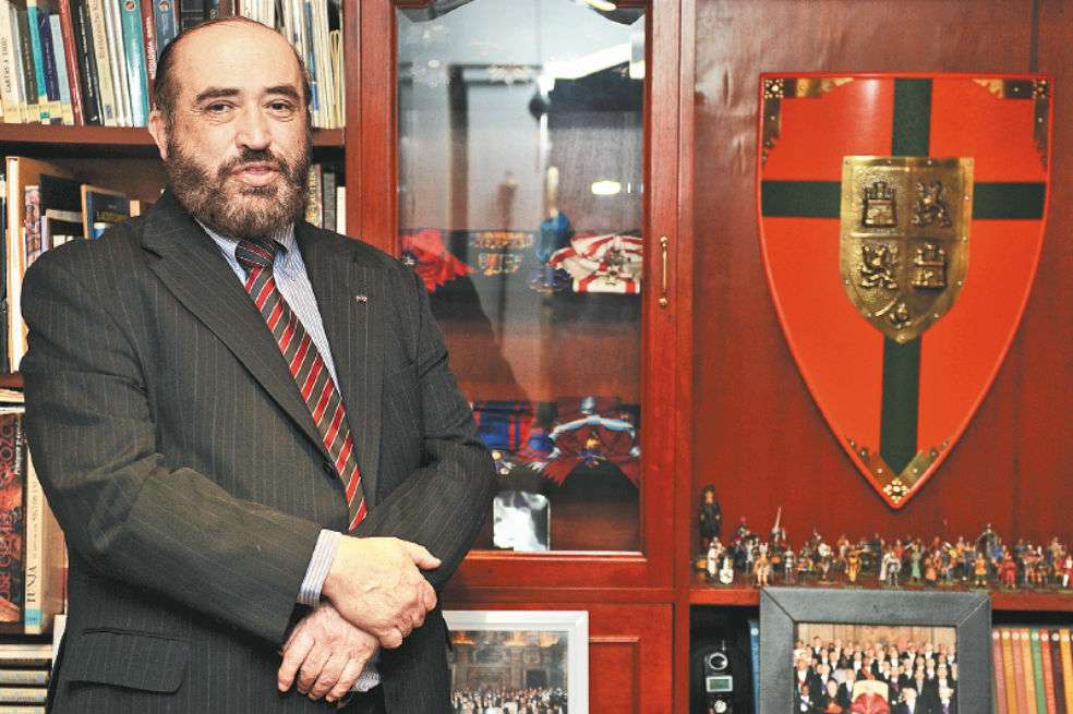 En su casa, Guillermo León Escobar tenía una biblioteca católica, apostólica y romana única en el país./ Archivo El Espectador