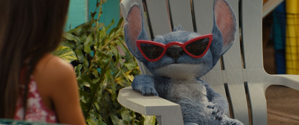 Lilo & Stitch es la conmovedora historia de una niña hawaiana y el alienígena fugitivo
que la ayuda a reconstruir su familia.