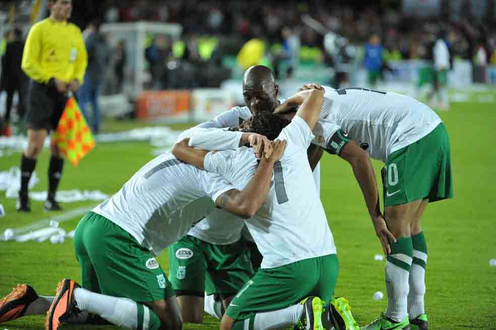 Jugadores de Nacional celebran el primer gol con Jéfferson Duque. / Andrés Torres