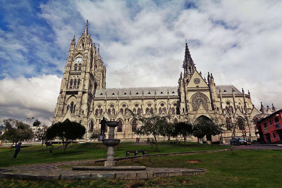 Basílica del Voto Nacional, en Quito.