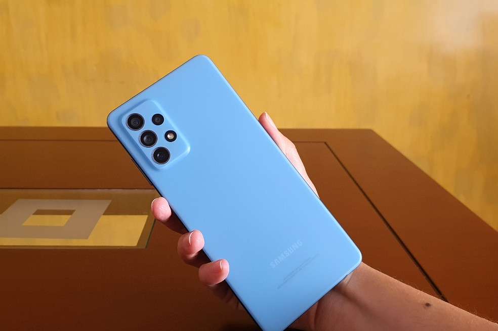 Probamos una unidad de color azul. Así luce su parte trasera.