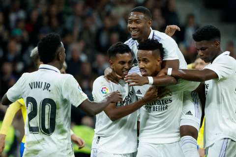 Real Madrid cumplió ante Cádiz y sigue de cerca al Barcelona