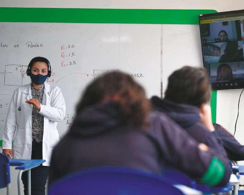 Lo ideal es basar el aprendizaje, por ejemplo, a través de la investigación en el aula.