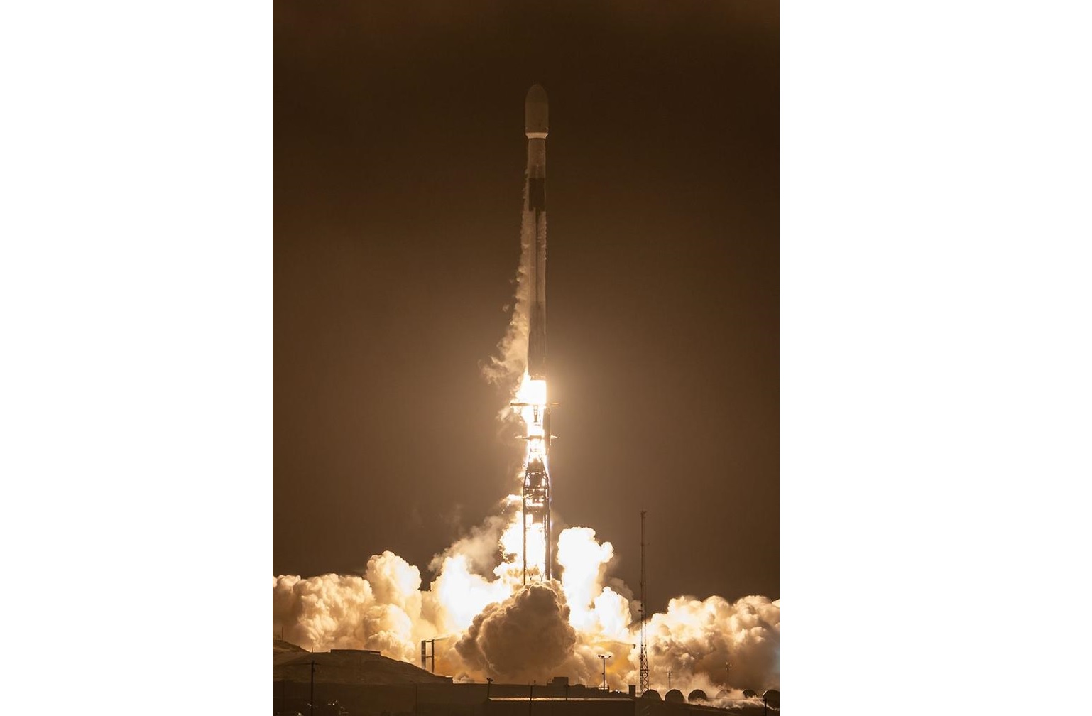 Imagen del despegue del Falcon 9.