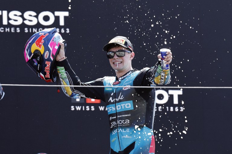 David Alonso ganó el GP de Países Bajos y consiguió su segunda victoria en Moto2