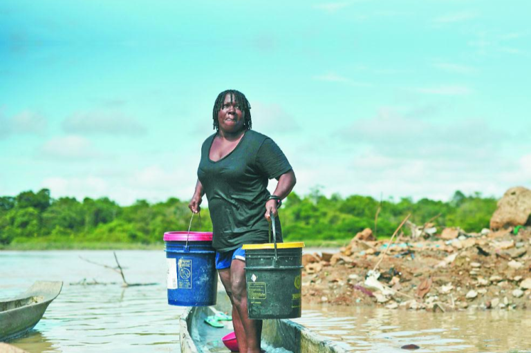 Mujeres líderes en Chocó hacen frente a la violencia y la pobreza