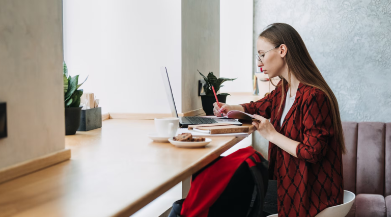 Cinco ideas para emprender un negocio desde la sala de su casa