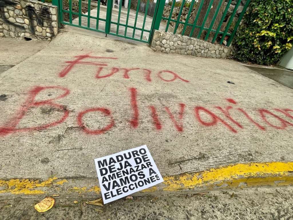 Sede de Vente Venezuela vandalizada.