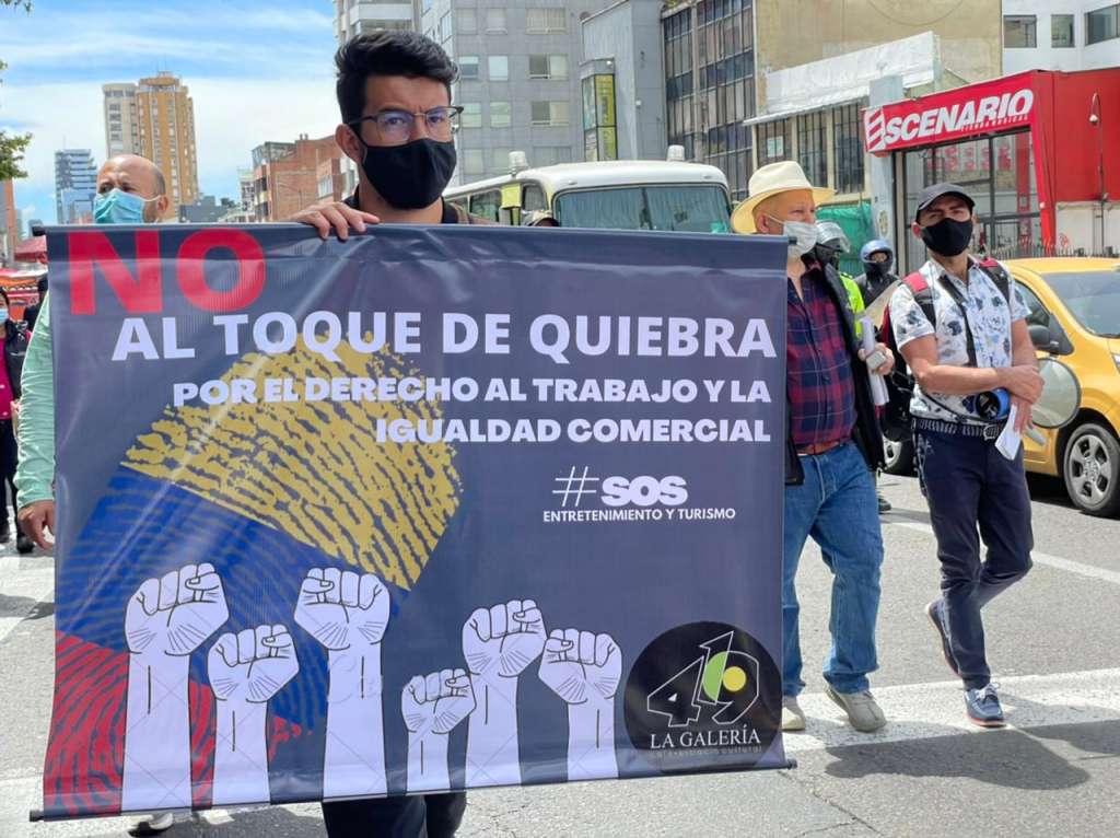 Diferentes asociaciones y gremios comerciales aseguran que su economía no aguanta una cuarentena y toque de queda más.