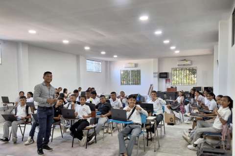El profesor samario que se metió entre los 50 mejores del mundo