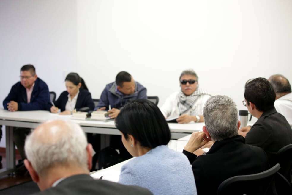 Jesús Santrich se presentó ante la Comisión de la Verdad este jueves 20 de junio. / Twitter de la Comisión de la Verdad.