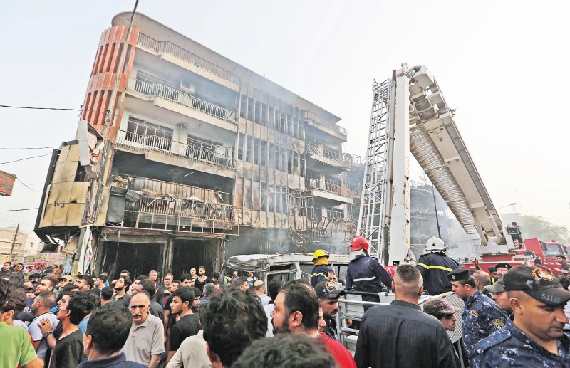 Foto del lugar del atentado en Bagdad, que dejó 131 muertos y otros 160 heridos.