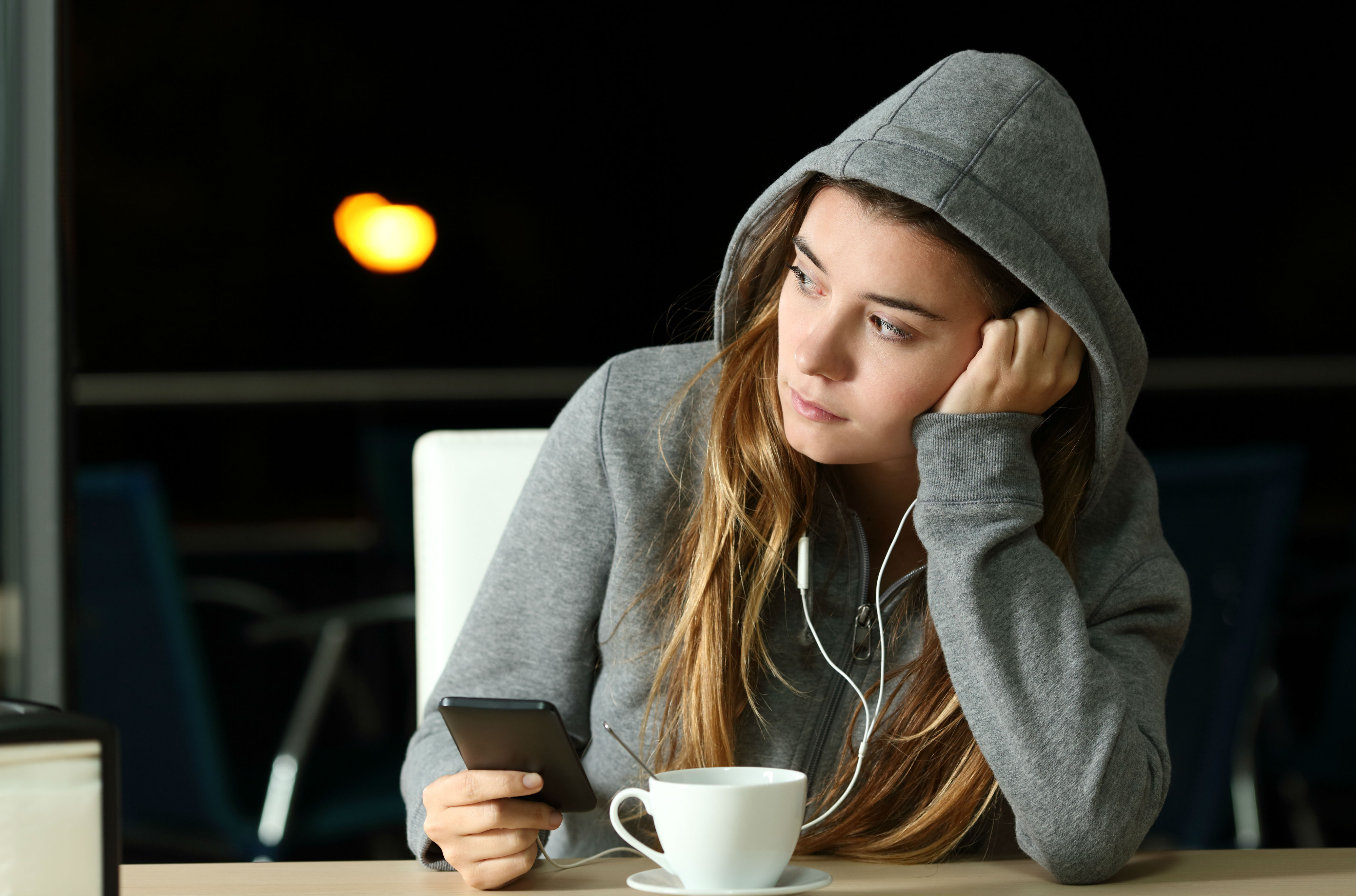 Los jóvenes (centennials) son nativos digitales y les gusta compartir todo lo que pasa en sus vidas por las redes sociales. / Getty Images