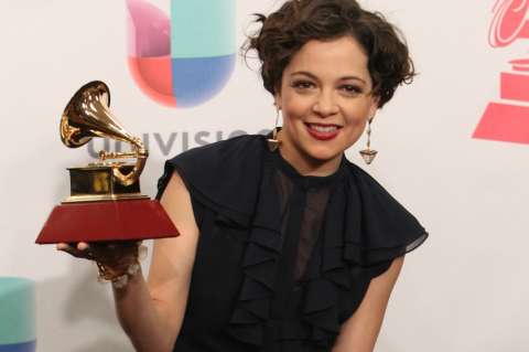 Natalia Lafourcade, la gran galardonada de los Grammy Latino