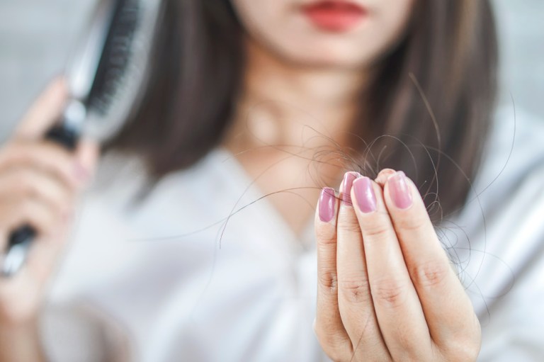 7 hábitos saludables para cuidar el cabello