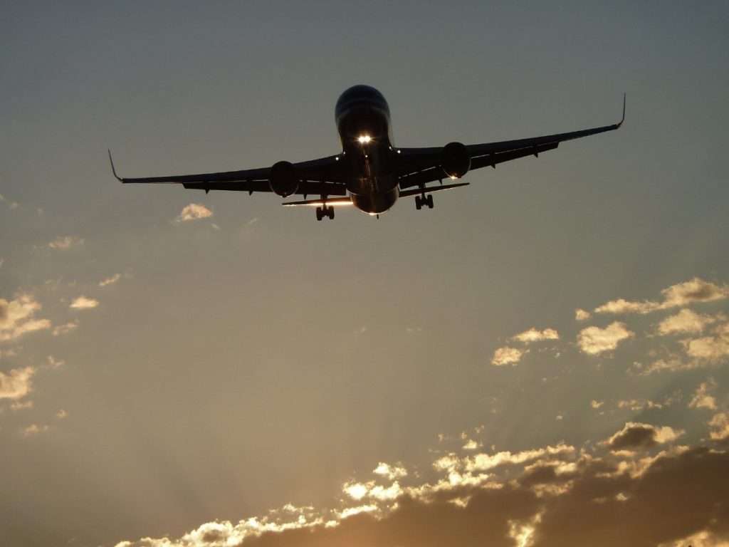 Duque anunció que en julio empezarán las pruebas piloto para reactivar los vuelos nacionales.