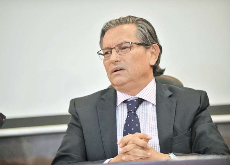 Armando Novoa.