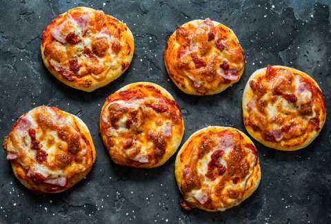 Arepizza, una receta ideal para preparar en casa
