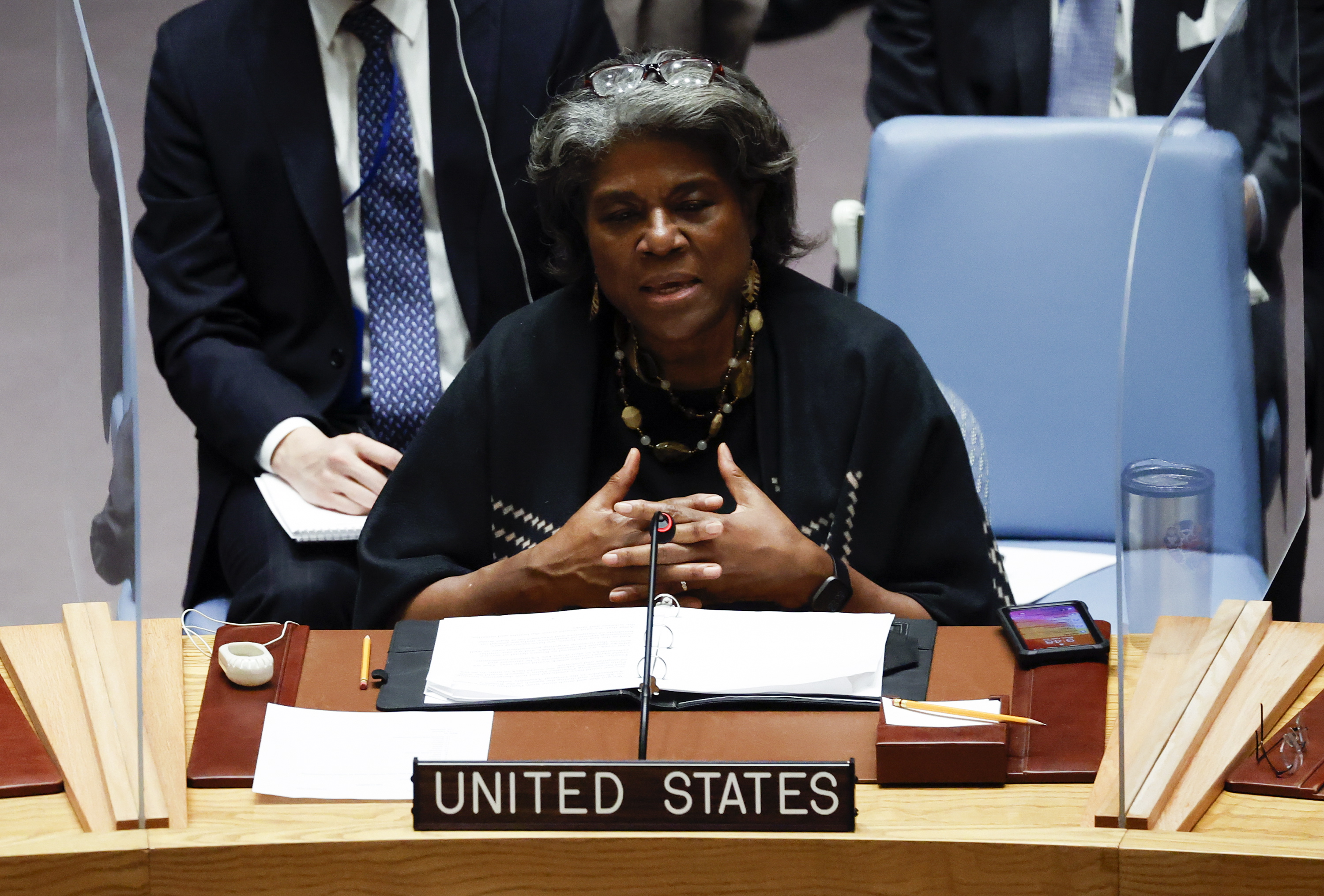 New York (United States), 23/02/2022.- US Ambassador to the United Nations Linda Thomas-Greenfield addresses an emergency meeting on the situation between Ukraine and Russia at United Nations headquarters in New? York, New York, USA, 23 February 2022. (Rusia, Ucrania, Estados Unidos, Nueva York) EFE/EPA/JASON SZENES