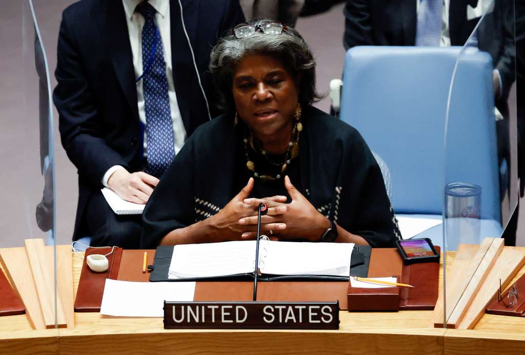 New York (United States), 23/02/2022.- US Ambassador to the United Nations Linda Thomas-Greenfield addresses an emergency meeting on the situation between Ukraine and Russia at United Nations headquarters in New? York, New York, USA, 23 February 2022. (Rusia, Ucrania, Estados Unidos, Nueva York) EFE/EPA/JASON SZENES