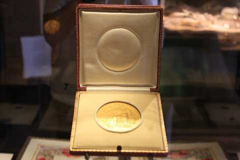 Mil maneras de perder la medalla del Premio Nobel