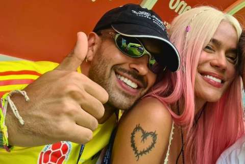 Apasionado beso de Karol G y Feid se roba el show en la final de la Copa América
