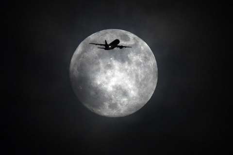 Las mejores fotos de la superluna de este martes