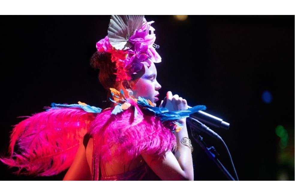 La banda colombiana Bomba Estéreo son representados por M3 Music.