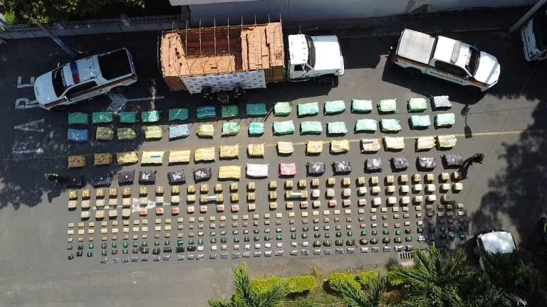 Incautan 3,2 toneladas de marihuana escondidas en bloques de construcción