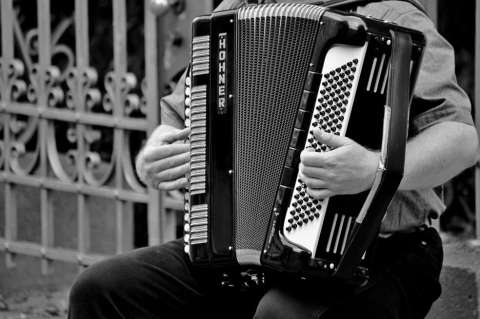 El barrio que caminaba a un festival
