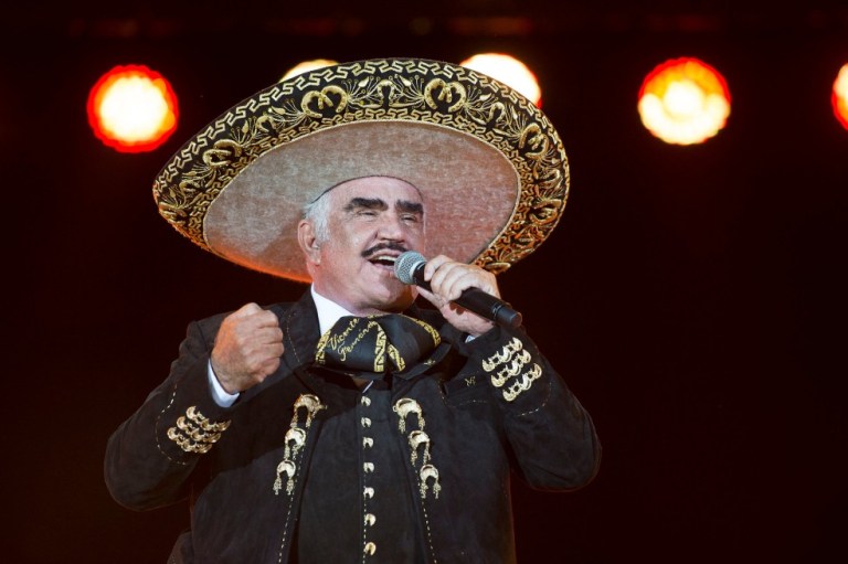 “Le canta a los grandes compositores”, se estrena álbum póstumo de Vicente Fernández
