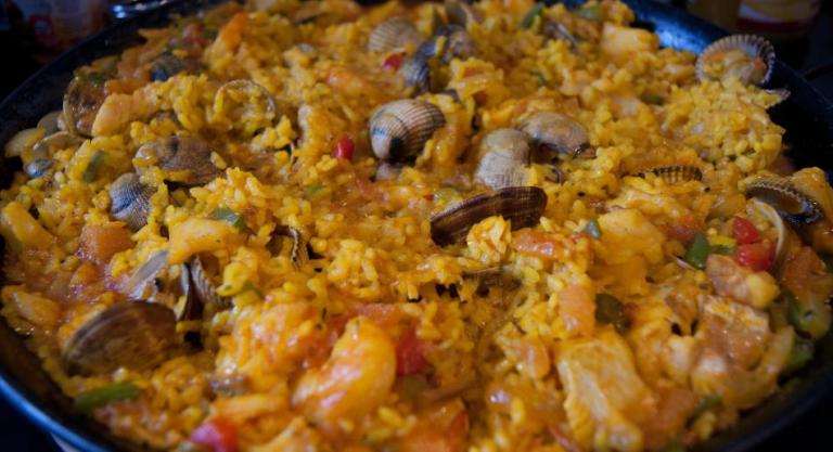 Conoce el encanto de una buena paella