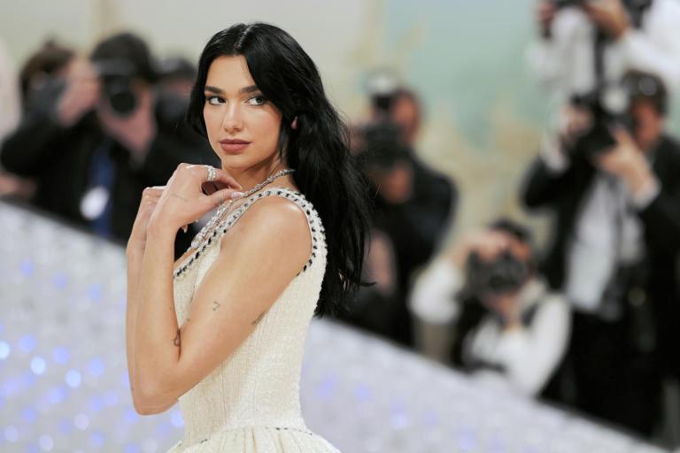 Dua Lipa inauguró el décimo aniversario del Booker Prize con un homenaje a la traducción