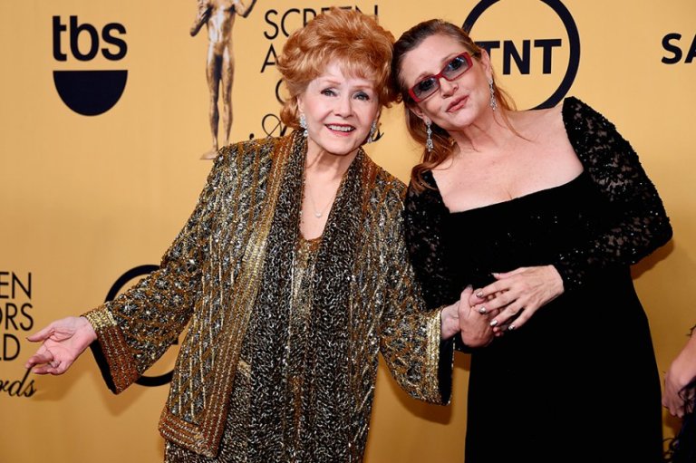 Forenses continuarán investigando la causa de la muerte de Carrie Fisher