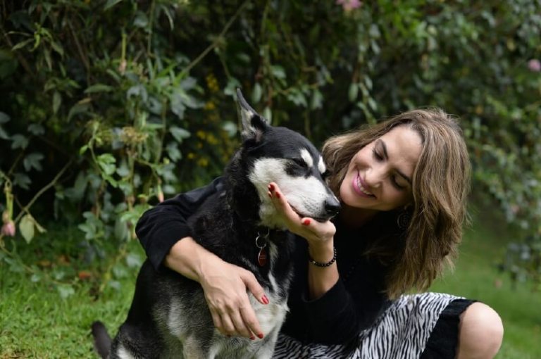 “Una mascota hace todo por demostrar agradecimiento”: Carolina Cuervo