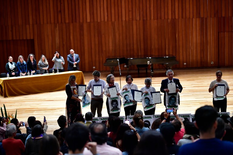 Graduación Póstuma Estudiantes de la Universidad Nacional