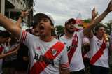 "Esta espera es interminable", hinchas de River despiden a su equipo previo a la final