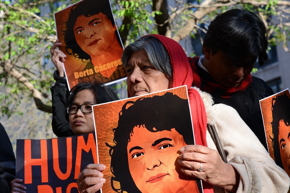 Berta Cáceres, líder ambiental de Honduras, fue asesinada el 3 de marzo del 2016. Desde entonces se convirtió en el rostro de esta lucha. / CIGH