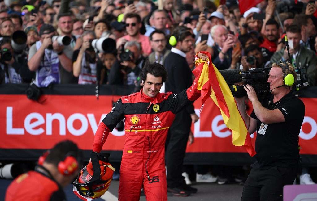 El español consiguió su primera victoria en la Fórmula 1 este domingo en Silverstone. / AFP