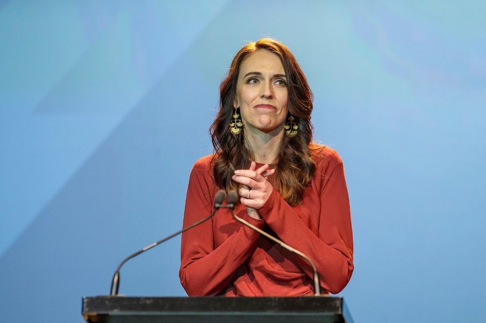 La Primera Ministra de Nueva Zelanda, Jacinda Ardern, habla en el evento de la noche de elecciones del Partido Laborista de Nueva Zelanda en Auckland, Nueva Zelanda.