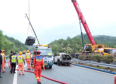 Rescate en China tras colapso de carretera dejó al menos 48 víctimas mortales