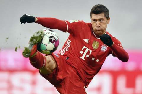 Lewandowski y un nuevo triplete para darle la victoria al Bayern Múnich