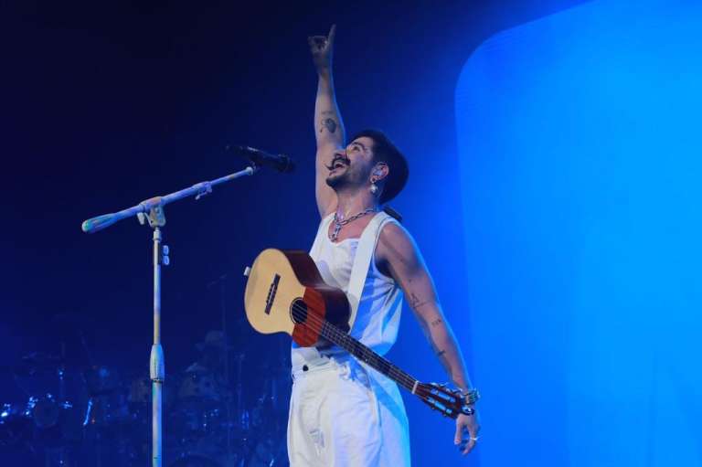 Camilo Echeverry pisó por segunda vez el Movistar Arena y brindó el primero de sus dos conciertos en la capital colombiana.