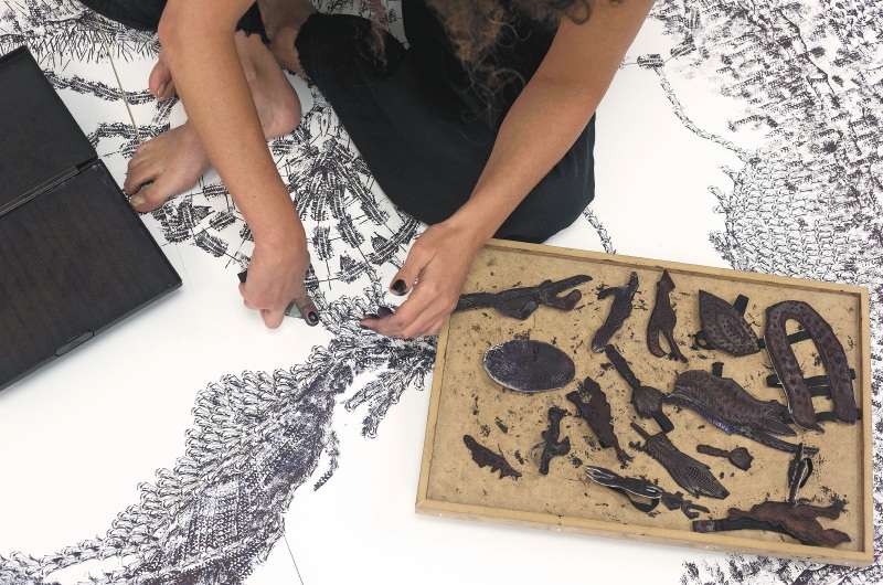 El peinado trenzado de la comunidad de Palenque, Bolívar, era diseñado como un mapa de fuga. / FLORA Ars + Natura