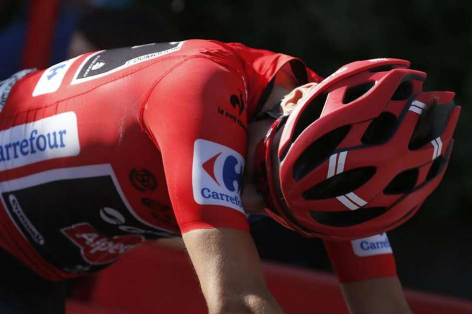 El ciclista holandes del equipo Giant, Tom Dumoulin, a su llegada a la meta. EFE