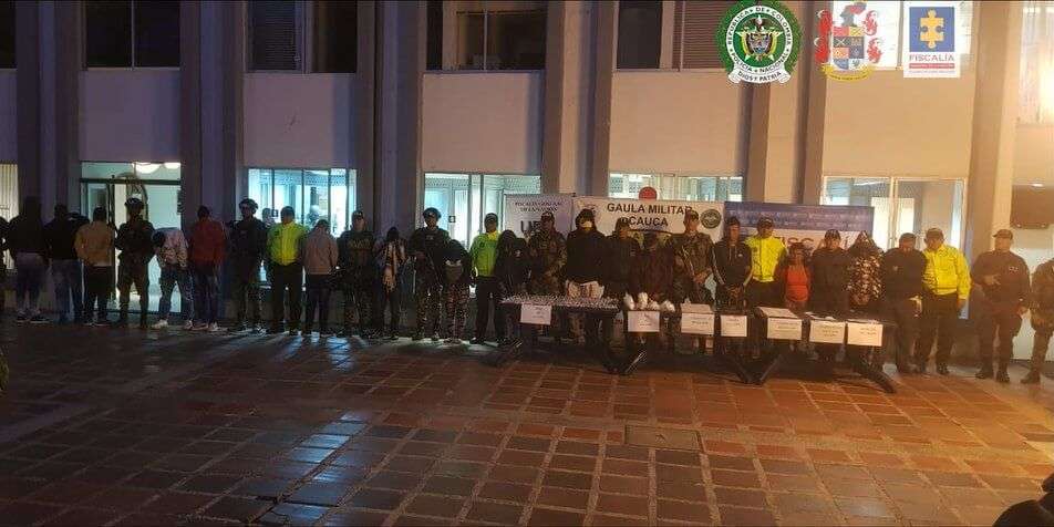 17 personas, entre las que hay dos menores de edad, fueron capturados en las últimas horas en Popayán señalados de integrar esta banda. / Fiscalía
