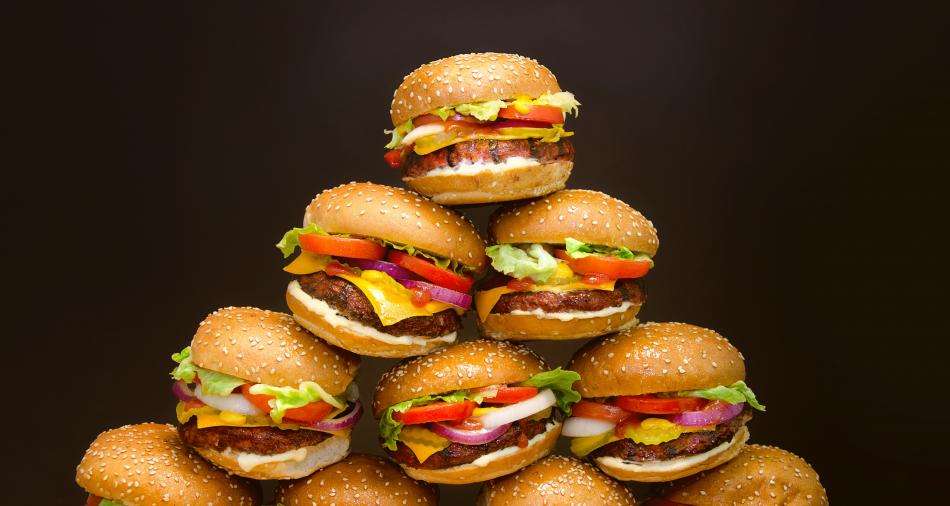 Seis consecuencias fatales de consumir comida chatarra