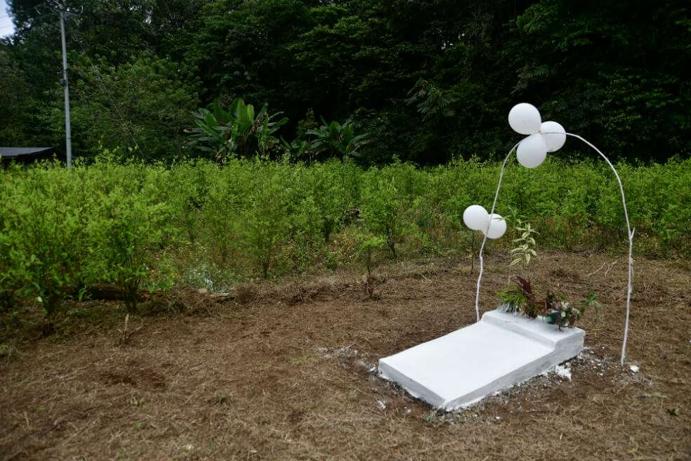 En El Tandil construyeron este monumento en homenaje a Diego Escobar, quien era el dueño de esa parcela y murió en ese punto luego de quedar herido en medio de la masacre./ Fotos: Óscar Pérez.